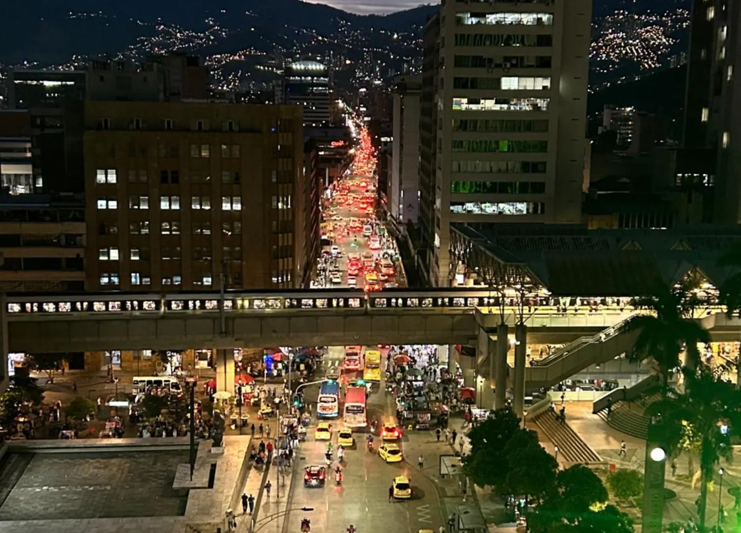 Apartment Lujoso Apartamento A Pasos Del Metro De Medellin