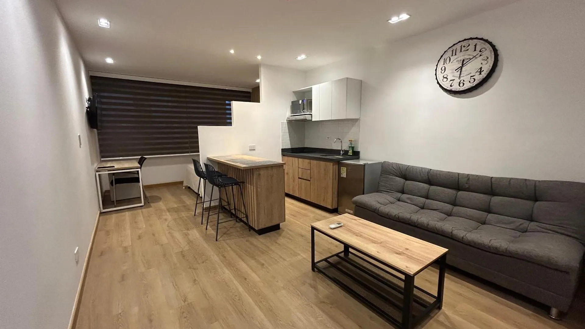 Lujoso Apartamento A Pasos Del Metro De Medellin