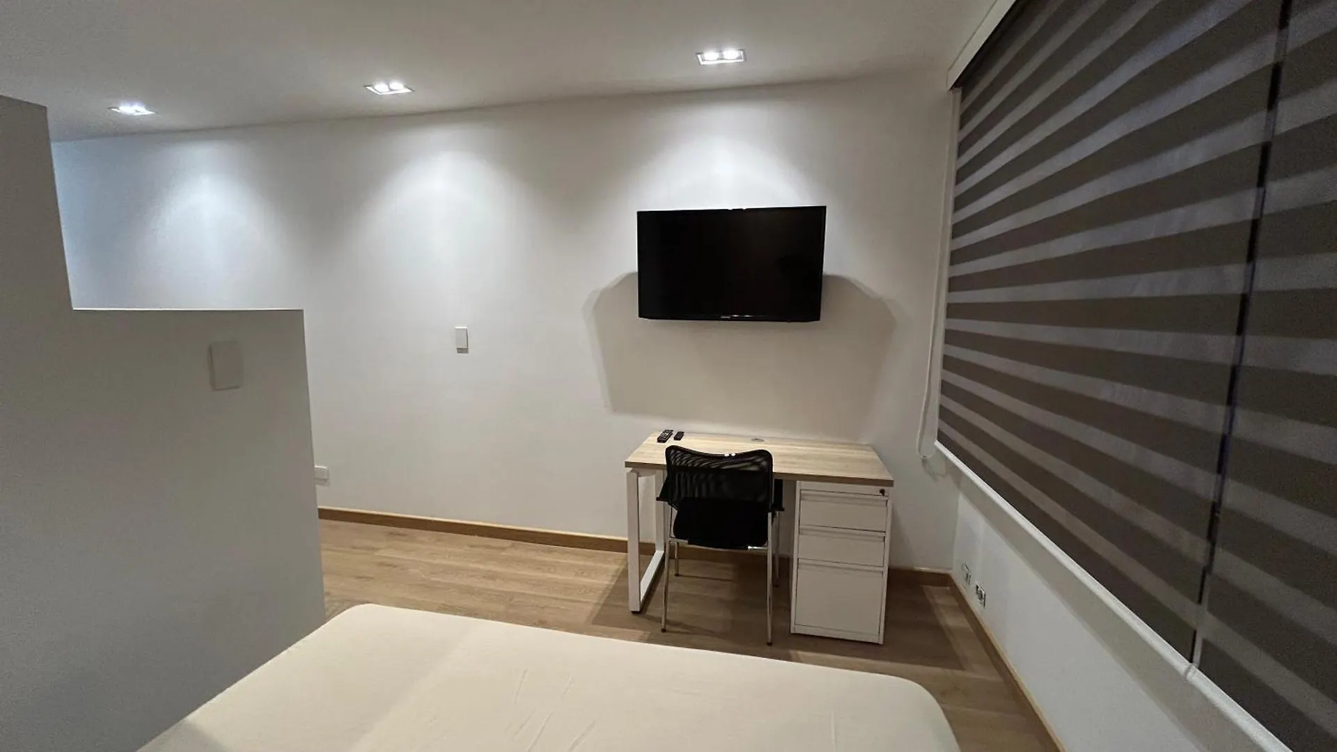 Lujoso Apartamento A Pasos Del Metro De Medellin 0*,
